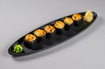 Запеченный ролл с лососем и угрем 6 шт.