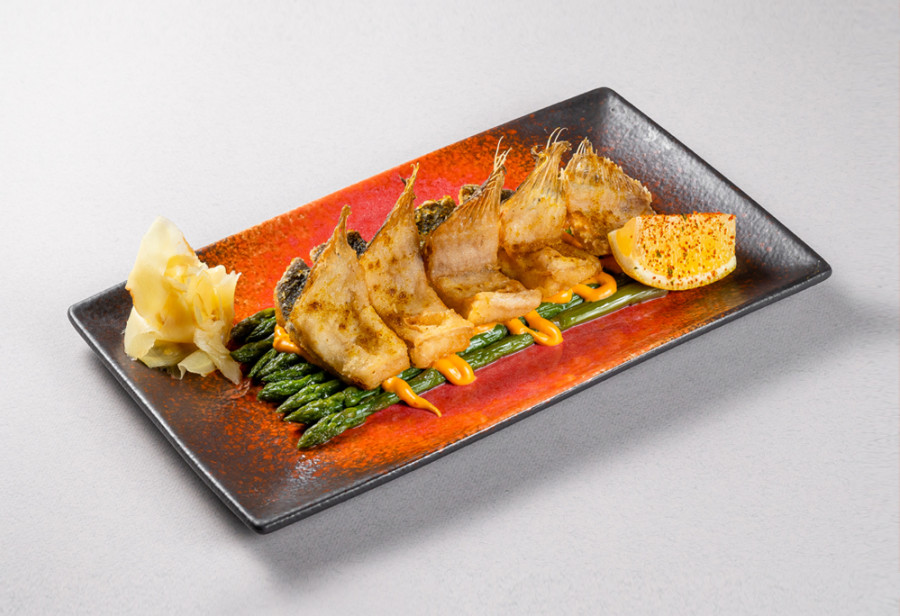 Камбала карри со спаржей