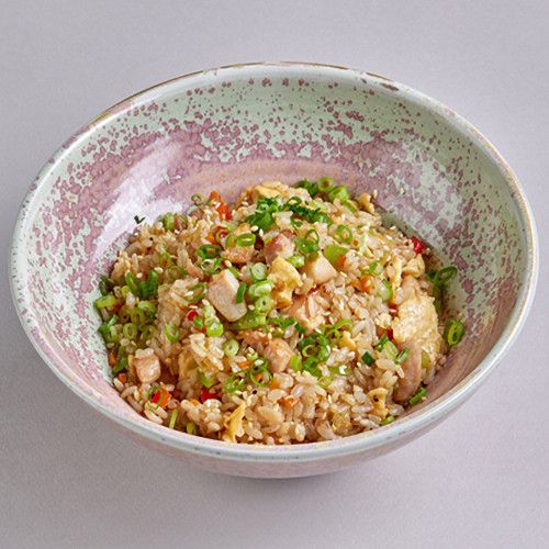 Жареный рис с курицей Жареный рис с курицей