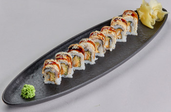 Ролл угорь с филе хрустящей белой рыбы